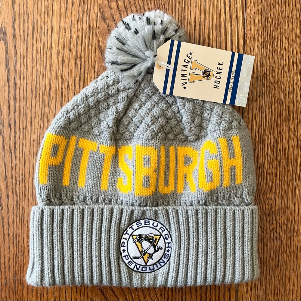 **SOLD**NWT Pittsburgh Penguins Beanie